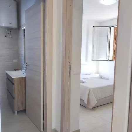 Casa Mare Con Terrazza 法维尼亚纳